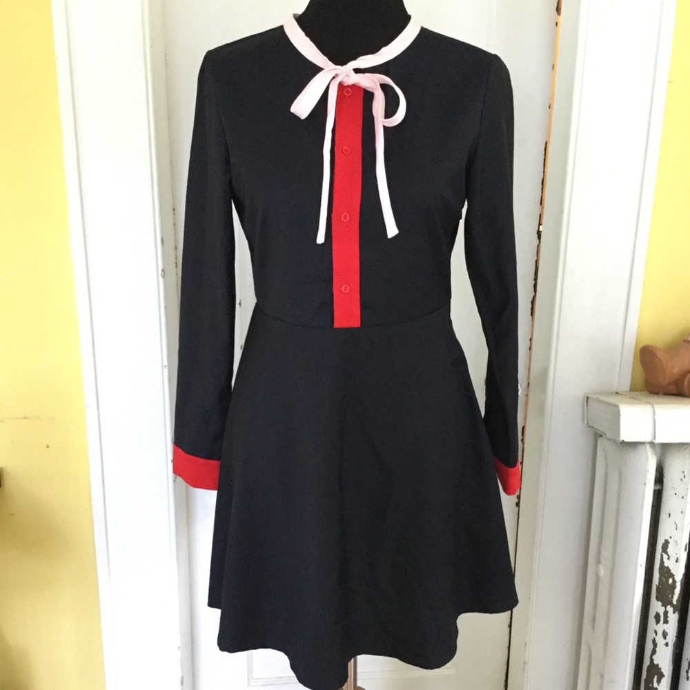 Vintage look navy dress with contrast sleeves